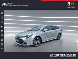Silber Gebraucht 2023 Toyota Corolla Team Limousine | 27.990 € (Teuer)
