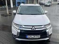 Weiß Gebraucht 2015 Mitsubishi Outlander SUV | 15.500 € (Etwas zu teuer)