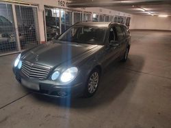 Grau Gebraucht 2008 Mercedes E220 Kombi | 3.500 € (Superpreis)