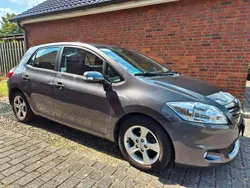 Grau Gebraucht 2012 Toyota Auris Edition Limousine | 4.500 € (Fairer Preis)