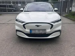 Weiß Gebraucht 2022 Ford Mustang Mach-E SUV | 40.900 € (Fairer Preis)