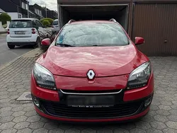 Rot Gebraucht 2013 Renault Mégane GrandTour Kombi | 3.950 €