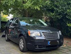 Schwarz Gebraucht 2009 Chrysler Grand Voyager Touring Van / Kleinbus | 7.200 € (Teuer)
