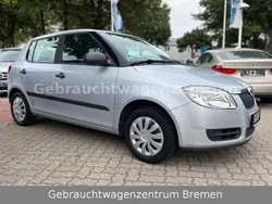 Silber Gebraucht 2009 Skoda Fabia Classic Limousine | 2.990 € (Fairer Preis)