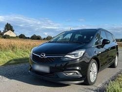 Schwarz Gebraucht 2017 Opel Zafira Innovation Van / Kleinbus | 12.000 € (Etwas zu teuer)