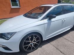 Weiß Gebraucht 2020 Cupra Leon Kombi | 20.900 € (Guter Preis)