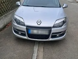 Grau Gebraucht 2011 Renault Laguna III Limousine | 4.400 € (Fairer Preis)