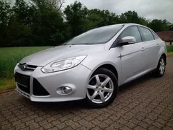 Silber Gebraucht 2012 Ford Focus Titanium Limousine | 9.990 € (Etwas zu teuer)