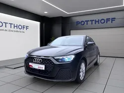 Mythosschwarz metallic Gebraucht 2024 Audi A1 Sportback Ambiente Kleinwagen | 21.750 € (Guter Preis)