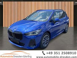 Portimao blau metallic Gebraucht 2023 BMW 218 Active Tourer M Sport Van / Kleinbus | 28.980 € (Fairer Preis)