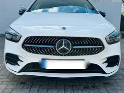 Weiß Gebraucht 2020 Mercedes B180 AMG line Van / Kleinbus | 21.500 € (Fairer Preis)