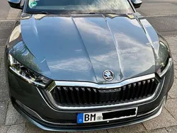 Grau Gebraucht 2021 Skoda Octavia First Edition Kombi | 21.999 € (Guter Preis)