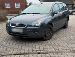 Grau Gebraucht 2007 Ford Focus Kombi | 1.200 € (Guter Preis)
