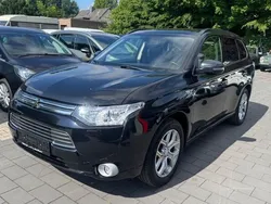 Schwarz Gebraucht 2014 Mitsubishi Outlander P-HEV Intense SUV | 8.950 € (Superpreis)