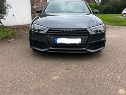 Grau Gebraucht 2017 Audi A4 Sport Kombi | 28.500 €