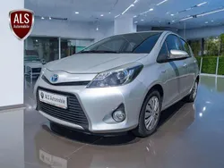 Silver metallic Gebraucht 2014 Toyota Yaris Hybrid Basis Kleinwagen | 11.500 € (Fairer Preis)