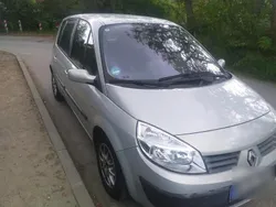 Grau Gebraucht 2004 Renault Scénic II Van / Kleinbus | 2.350 € (Etwas zu teuer)