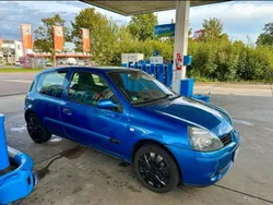 Blau Gebraucht 2003 Renault Clio II Kleinwagen | 1.500 €