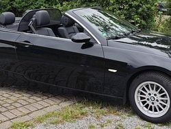 Schwarz Gebraucht 2009 BMW 320 Cabriolet Cabrio | 10.499 € (Guter Preis)