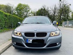 Grau Gebraucht 2012 BMW 318 Kombi | 9.500 € (Fairer Preis)