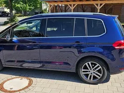 Blau Gebraucht 2020 VW Touran Highline Van / Kleinbus | 26.990 € (Guter Preis)