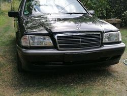 Schwarz Gebraucht 2000 Mercedes C250 Limousine | 4.900 €