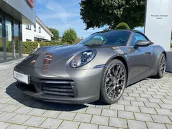 Grau Gebraucht 2022 Porsche 911 Carrera Cabriolet Cabrio | 124.777 € (Guter Preis)