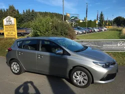 Grau Gebraucht 2016 Toyota Auris Cool Limousine | 10.295 € (Fairer Preis)