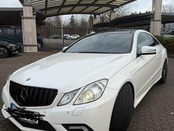 Weiß Gebraucht 2010 Mercedes E350 AMG line Coupé | 7.500 € (Guter Preis)