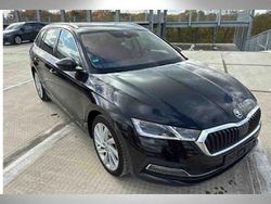 Schwarzmagic perleffekt Gebraucht 2022 Skoda Octavia Style Kombi | 24.430 € (Etwas zu teuer)