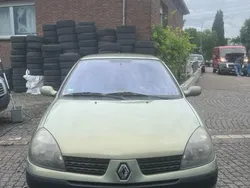 Grün Gebraucht 2001 Renault Clio II Kleinwagen | 2.500 € (Fairer Preis)