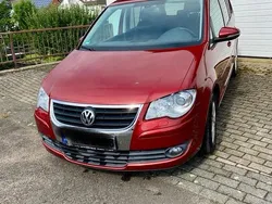 Rot Gebraucht 2009 VW Touran Van / Kleinbus | 4.850 €