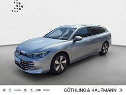 Oyster silver metallic Gebraucht 2024 VW Passat Elegance Kombi | 35.750 € (Fairer Preis)