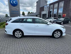 Weiß Neu 2024 Kia Ceed Sportswagon Comfort Kombi | 28.400 € (Fairer Preis)