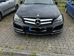 Schwarz Gebraucht 2011 Mercedes 220 Coupé | 6.500 €