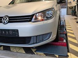 Silber Gebraucht 2010 VW Touran Comfortline Van / Kleinbus | 3.999 € (Fairer Preis)