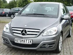 Grau Gebraucht 2010 Mercedes B180 Van / Kleinbus | 6.990 € (Fairer Preis)