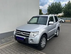 Silber Gebraucht 2007 Mitsubishi Pajero Instyle SUV | 14.500 € (Teuer)