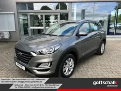 Olivine grey / mic Gebraucht 2020 Hyundai Tucson Trend SUV | 20.990 € (Superpreis)
