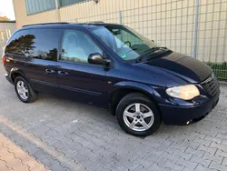 Blau Gebraucht 2007 Chrysler Voyager Van / Kleinbus | 2.998 € (Fairer Preis)