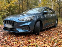Blau Gebraucht 2021 Ford Focus ST-Line Kombi | 18.000 € (Fairer Preis)