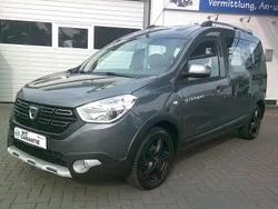 Grau Gebraucht 2018 Dacia Dokker Stepway Van | 12.750 € (Etwas zu teuer)