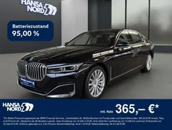 Schwarz / black sapphire (metallic) Gebraucht 2021 BMW 745e Limousine | 52.550 € (Superpreis)
