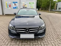 Schwarz Gebraucht 2018 Mercedes E220 Limousine | 17.000 €