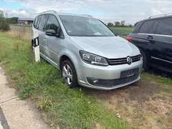 Grau Gebraucht 2011 VW Touran Van / Kleinbus | 4.400 € (Fairer Preis)