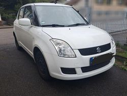 Weiß Gebraucht 2008 Suzuki Swift Comfort Limousine | 3.600 € (Etwas zu teuer)