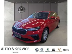 Rot (velvetrot premium metallic) Gebraucht 2024 Skoda Scala Selection Kleinwagen | 25.990 € (Teuer)