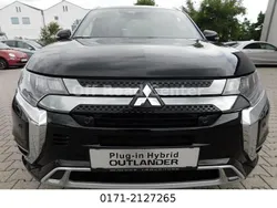 Schwarz Gebraucht 2020 Mitsubishi Outlander P-HEV Top SUV | 20.800 € (Guter Preis)