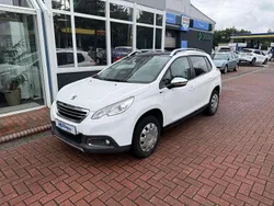 Weiß Gebraucht 2016 Peugeot 2008 Style SUV | 7.900 € (Fairer Preis)