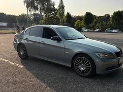 Blau Gebraucht 2005 BMW 325 Limousine | 7.000 €